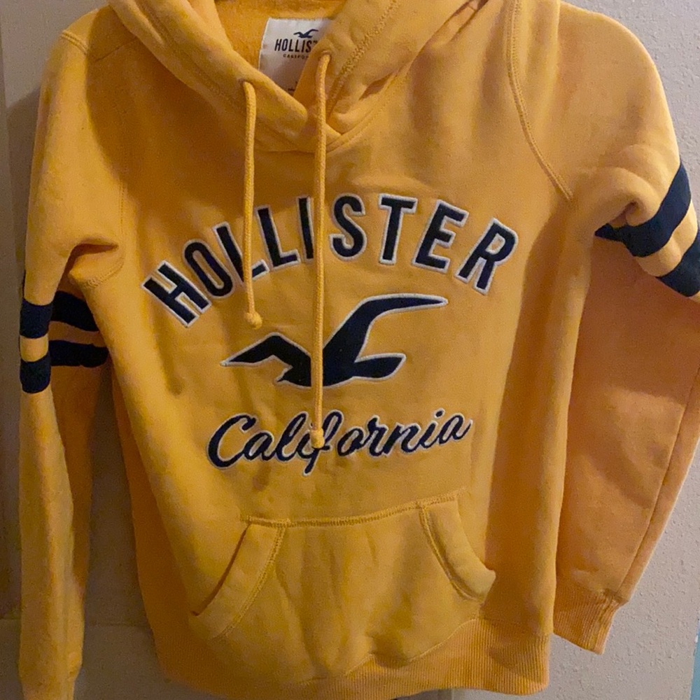 Xs Hollister yellow hoodie, great condition